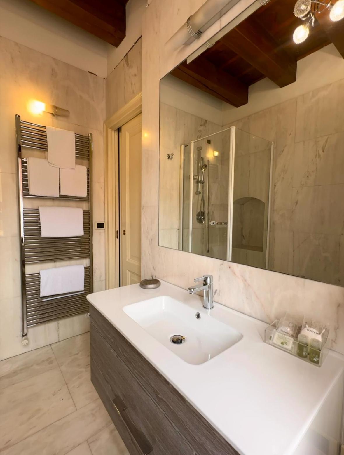 Relais Ponte Pietra Bed & Breakfast